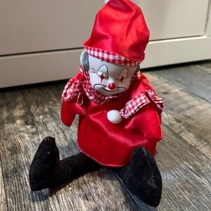 Vintage Enesco musical rotating head musical mantle red and white clown